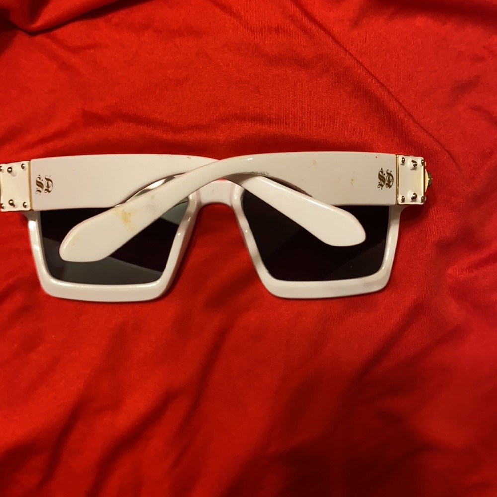 Sunglasses - Picture 6 of 8